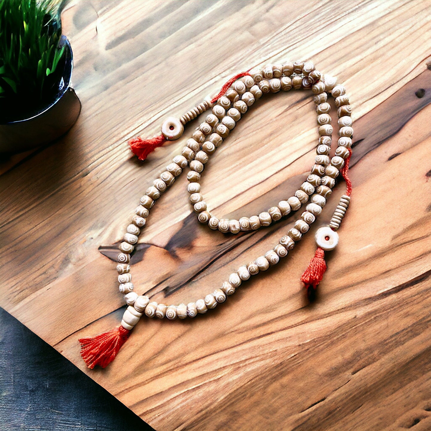 Japa Mala Auténtico de Hueso de Yak con Ojo de Naga Beige de 8mm con Contadores