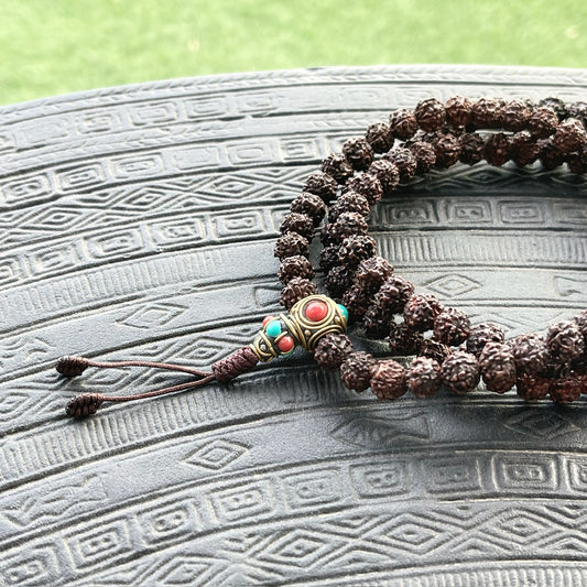 Japa Mala Auténtico de Rudraksha de 7mm con Gurú Metálico