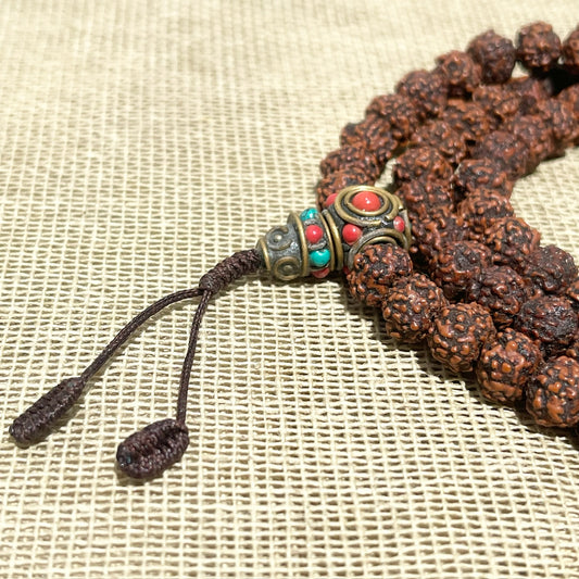 Japa Mala Auténtico de Rudraksha dark 8-9mm con Gurú Metálico