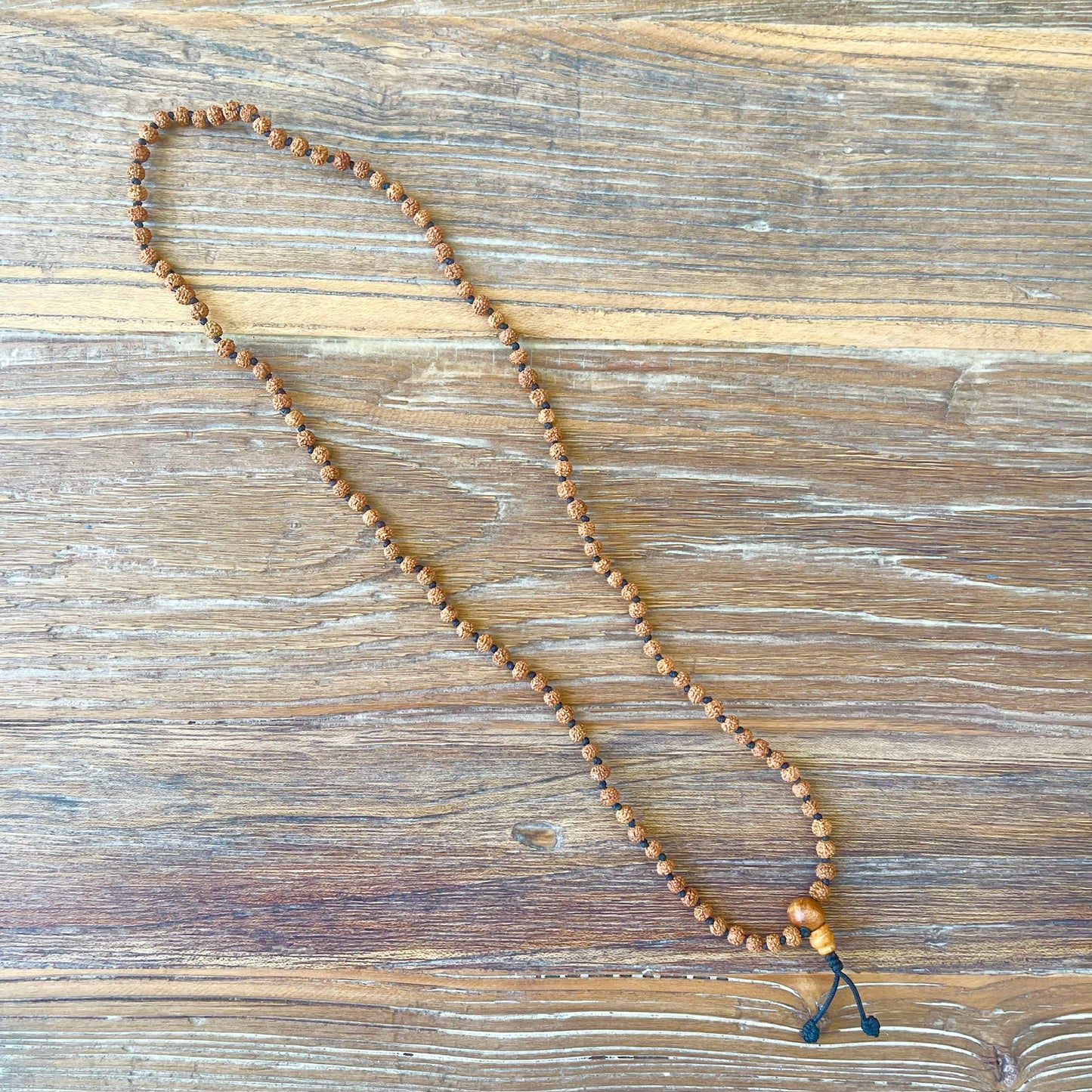 Japa Mala Auténtico de Rudraksha Natural de 5mm con Nudo