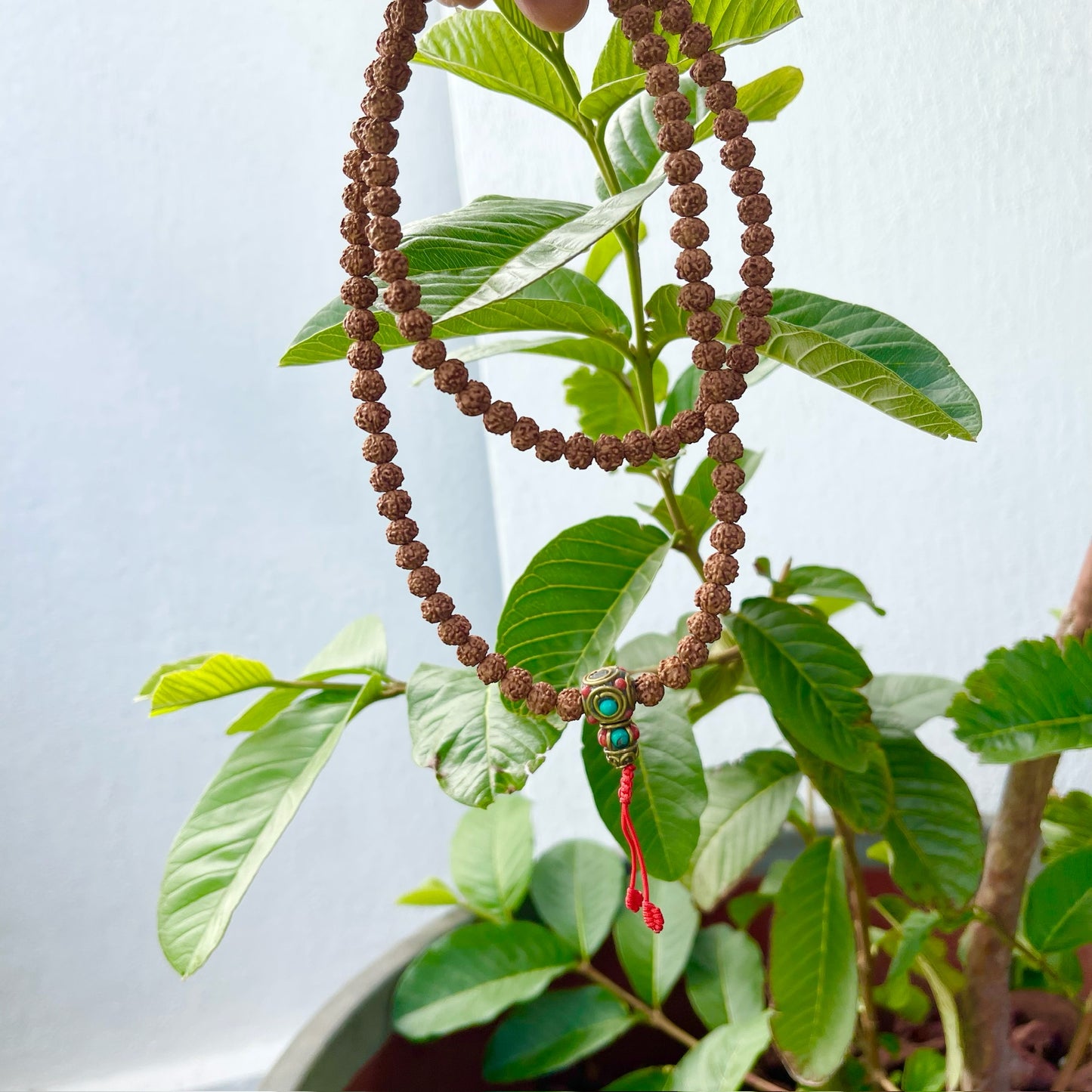 Japa Mala Auténtico de Rudraksha Natural de 7mm con Gurú metálico