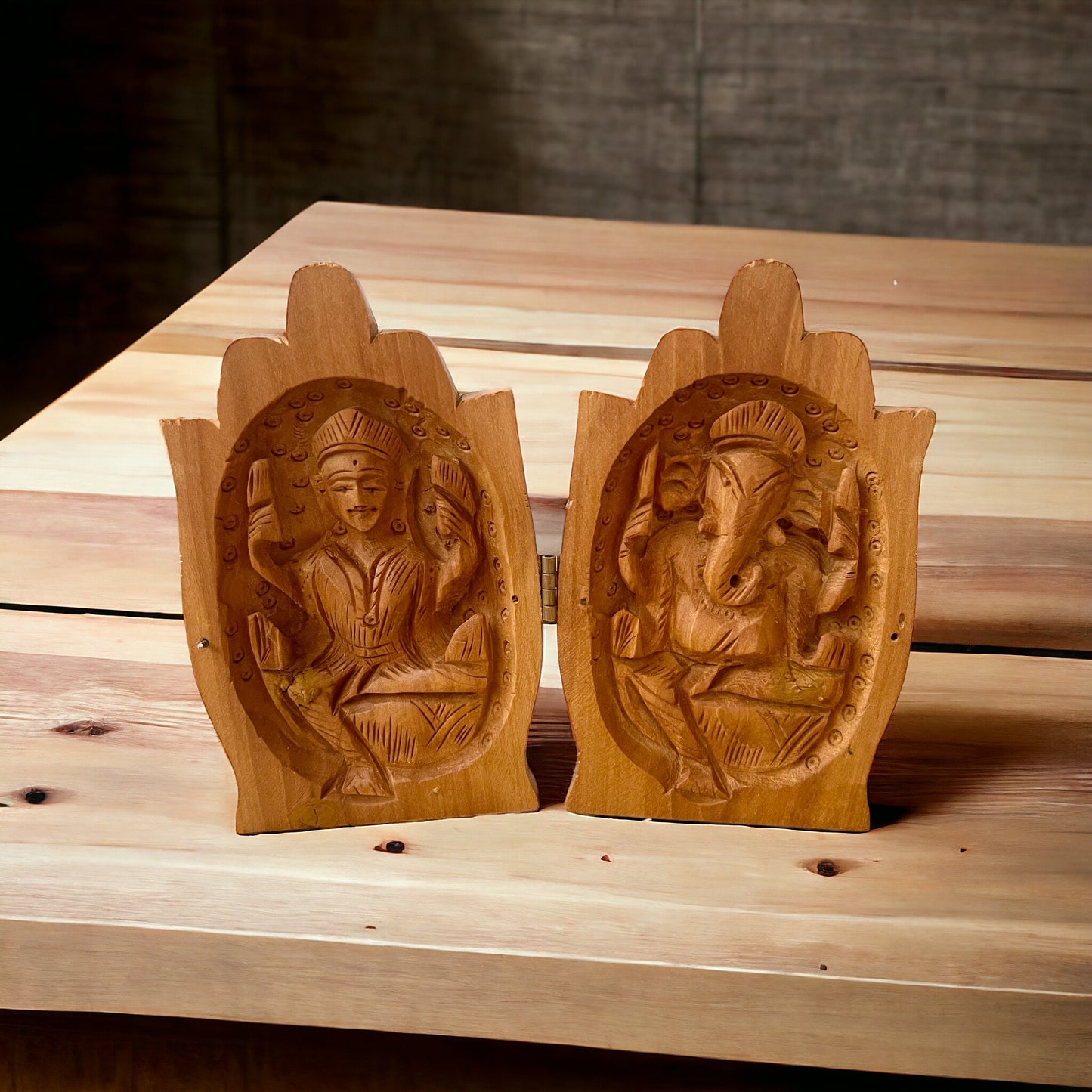 Figura de Mano de Namaste 2 con Ganesha y Lakshmi