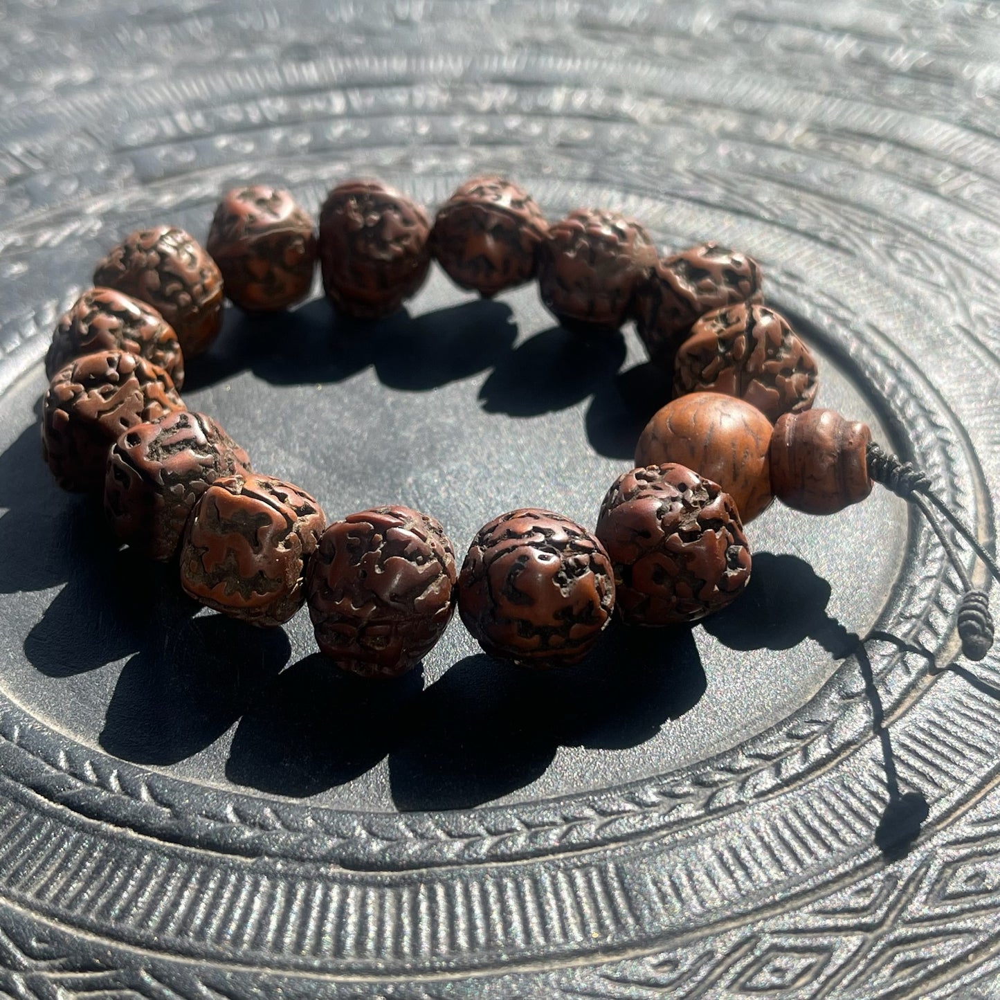 Pulsera de Rudraksha 16mm de diámetro con gurú de Bodhi