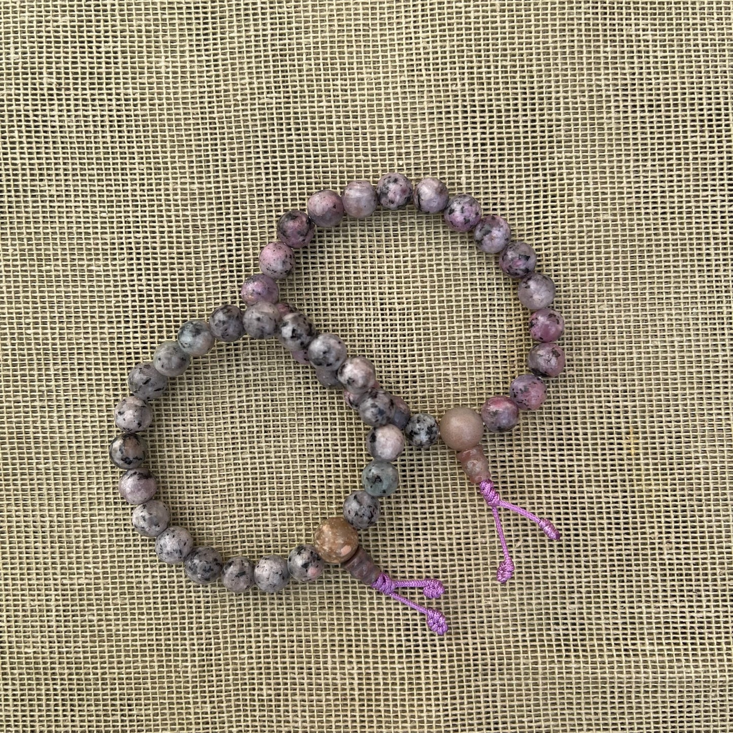 Pulsera Tibetana Auténtica de Lepidolita Rosa 8mm de diámetro