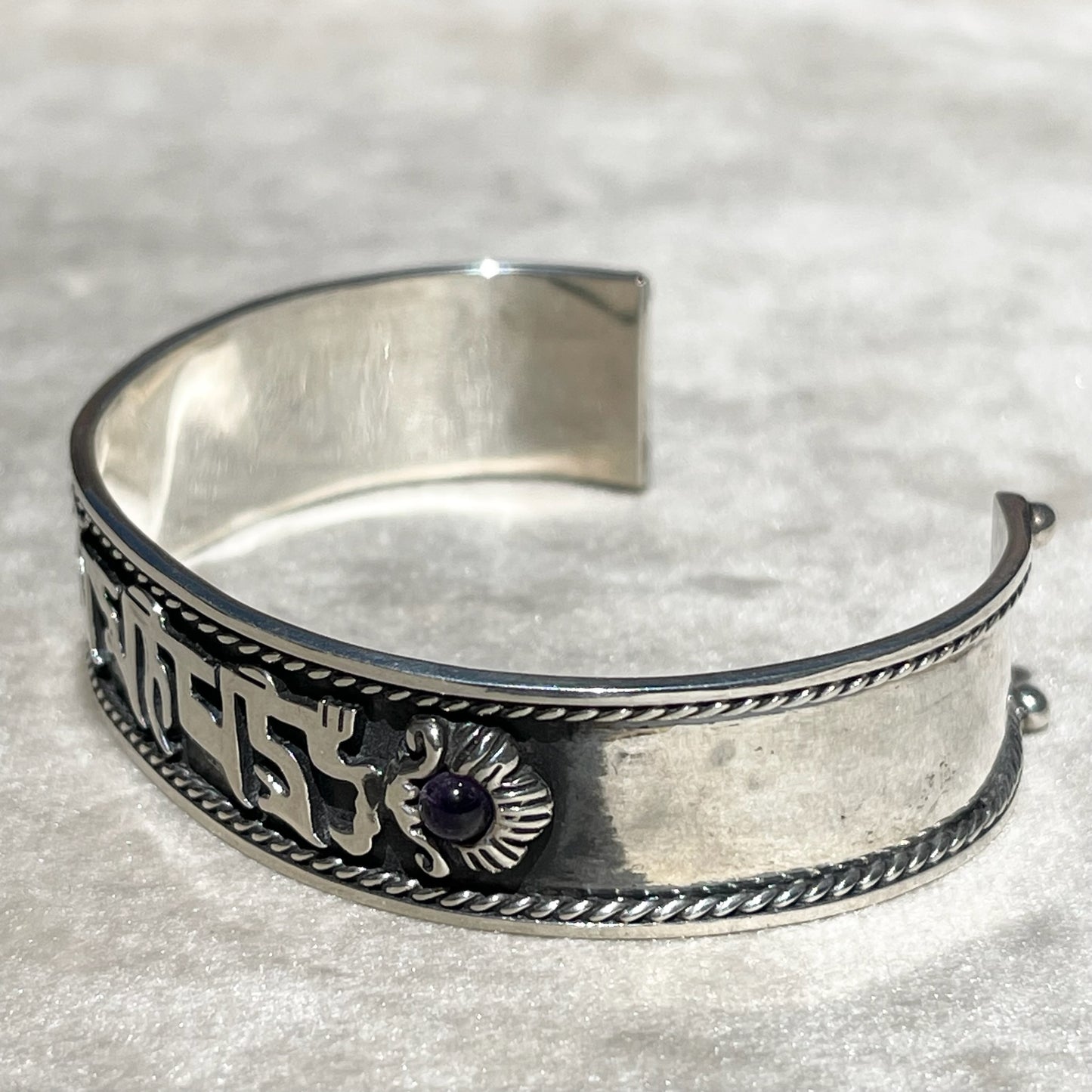 Brazalete de Plata .925 Om Mani Padme Hum con Ónix